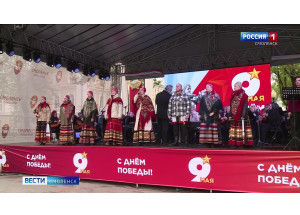 по всему Смоленску прозвучали песни Победы - фото - 1