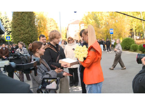 в Смоленске прошли съёмки проекта «Ольга Вузова» с участием телеведущей Ольги Бузовой - фото - 1
