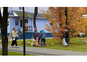 в Смоленске ведётся комплексная уборка территорий - фото - 1