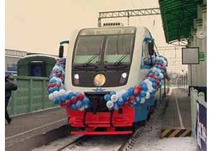 автобусы выходят на рельсы - фото - 1